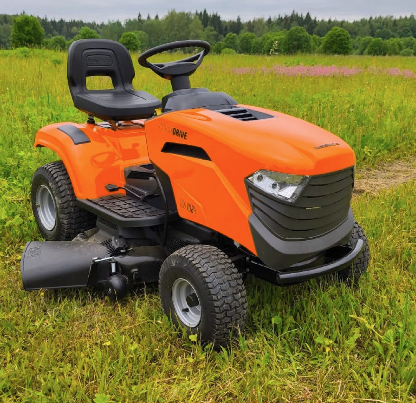 Райдер садовый бензиновый DAEWOO DSD 108 H