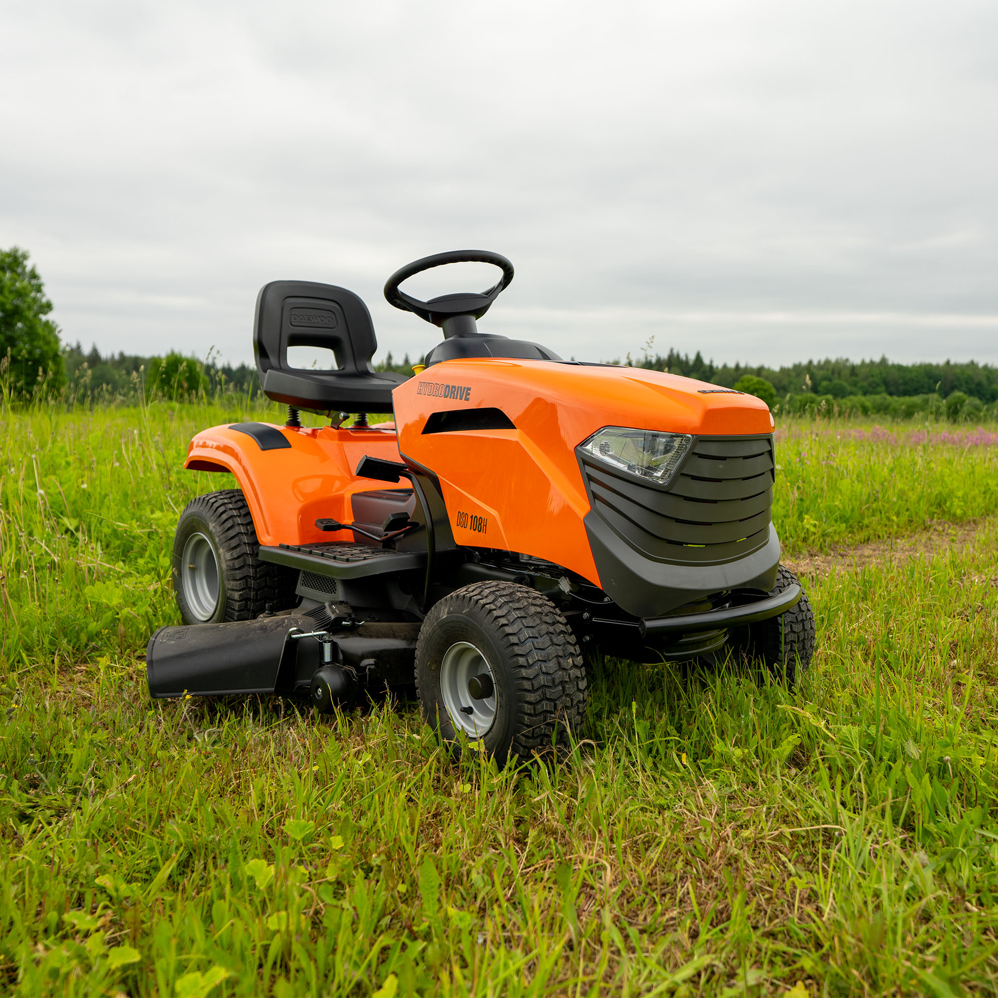 Райдер садовый бензиновый DAEWOO DSD 108 H