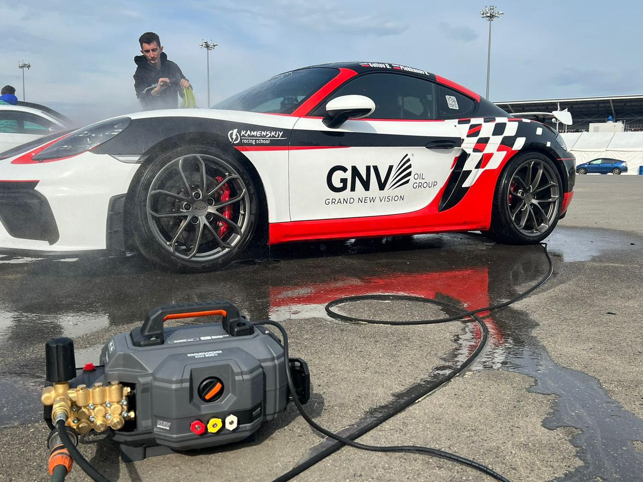 Мойка высокого давления Daewoo DAW 800S на службе Moscow Raceway