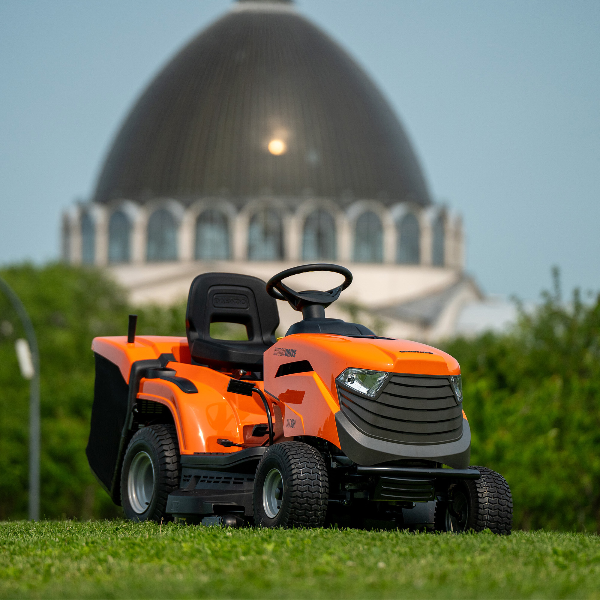 Райдер садовый бензиновый DAEWOO DLT 98H