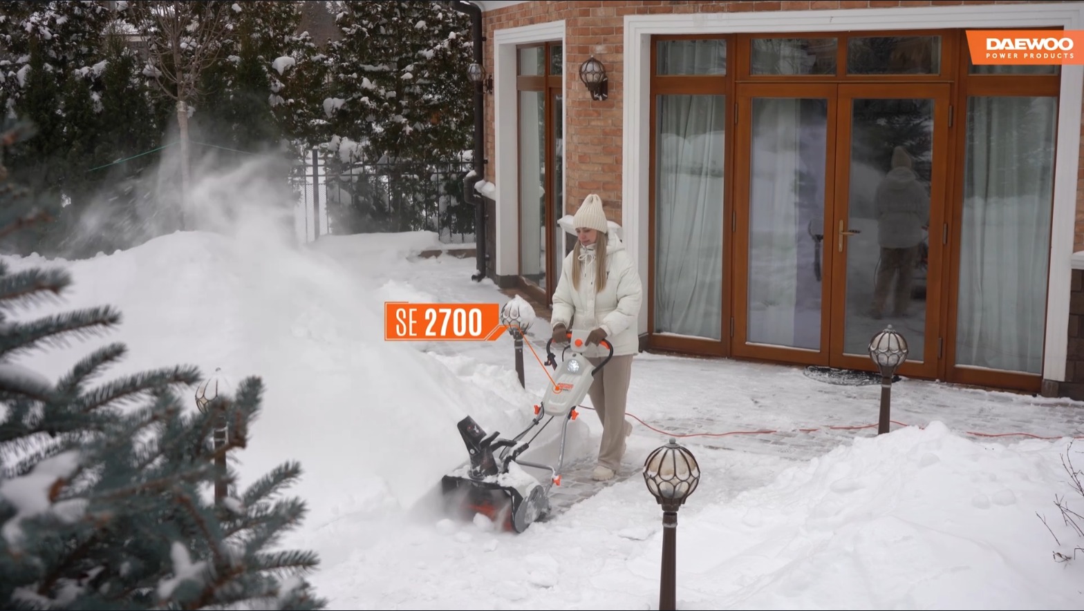 Снегоуборщик электрический DAEWOO SE 2700